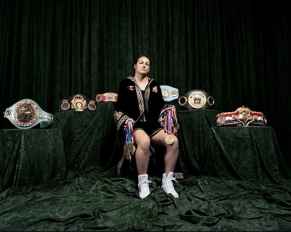 Katie Taylor escribió con letras doradas la noche de su despedida.