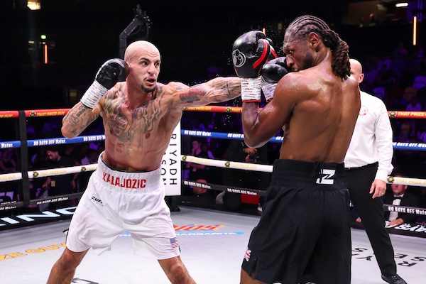 Kalajdzic venció a Richards en una pelea intensa  
