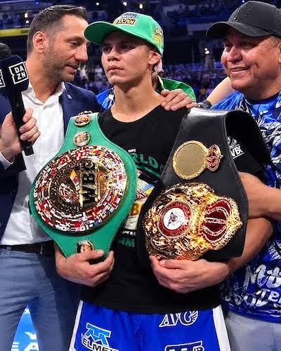 Yoreme Mendoza sorprendió a Sandoval y le quitó fajas WBC-WBA