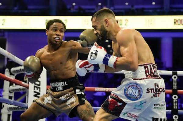 Schofield superó la prueba de Bahdi y conquistó el título ligero WBA.