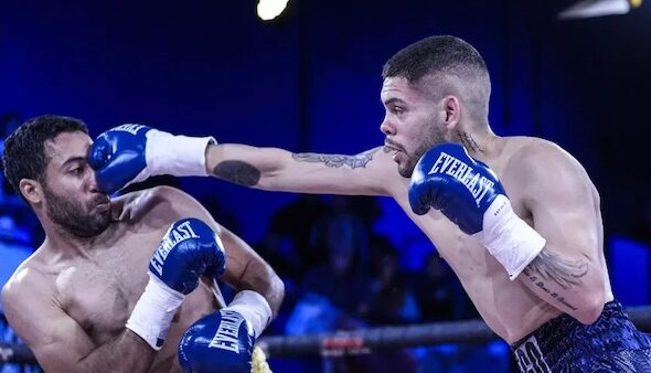 Diego Sánchez liquidó a Leonardo Uzcategui en Buenos Aires.